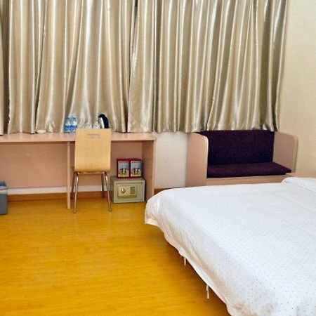 Yimi Inn Shiqiao Metro Sation Pedestrian Street Branch Гуанчжоу Екстер'єр фото