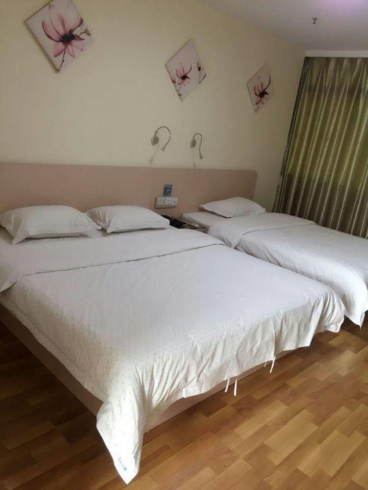 Yimi Inn Shiqiao Metro Sation Pedestrian Street Branch Гуанчжоу Екстер'єр фото