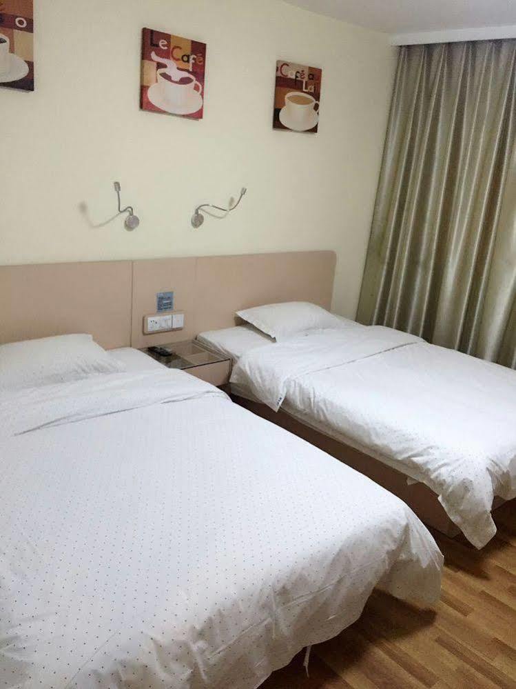 Yimi Inn Shiqiao Metro Sation Pedestrian Street Branch Гуанчжоу Екстер'єр фото