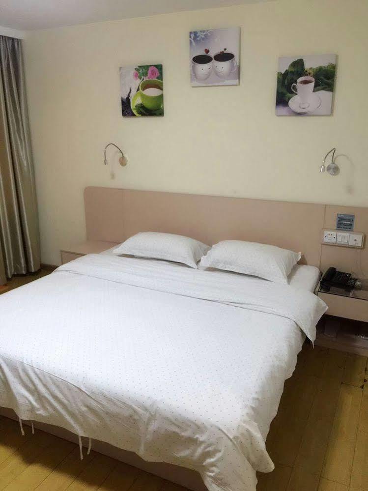 Yimi Inn Shiqiao Metro Sation Pedestrian Street Branch Гуанчжоу Екстер'єр фото