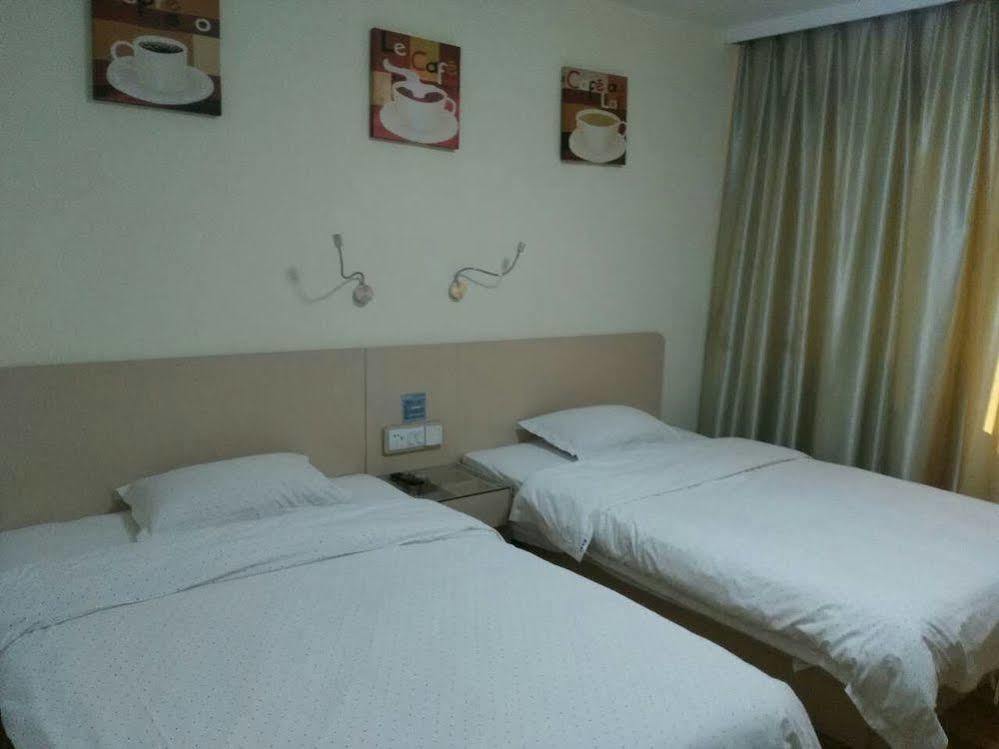 Yimi Inn Shiqiao Metro Sation Pedestrian Street Branch Гуанчжоу Екстер'єр фото